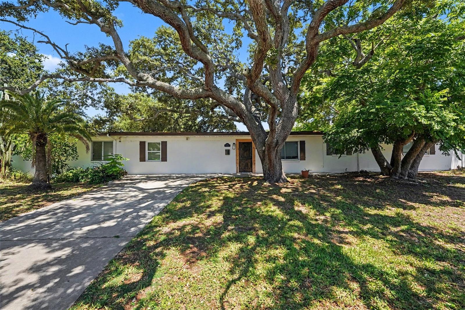 217 Gdn Cir CLEARWATER, FL 33756