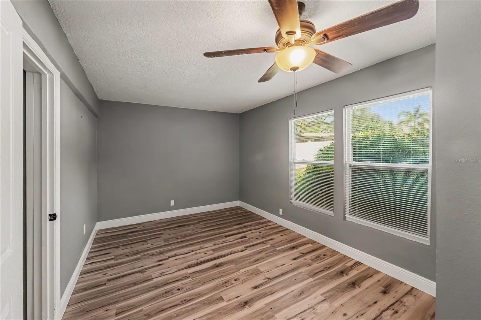 217 Gdn Cir CLEARWATER, FL 33756