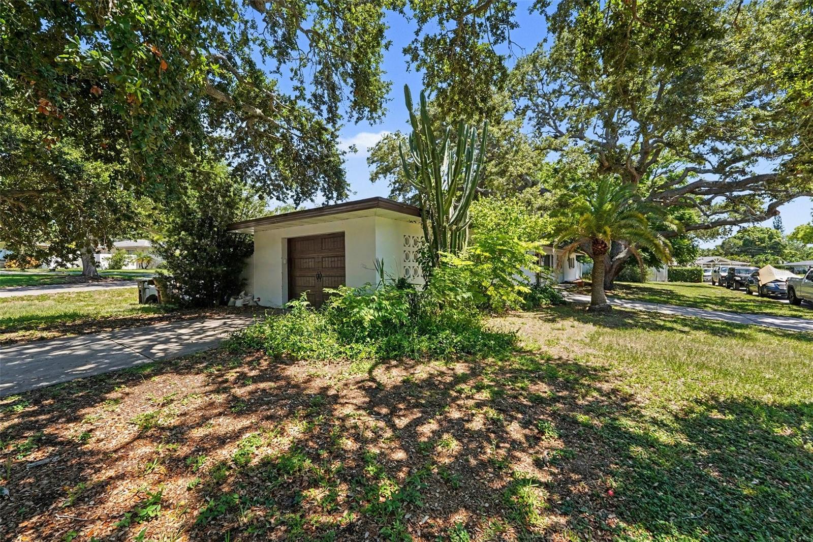 217 Gdn Cir CLEARWATER, FL 33756