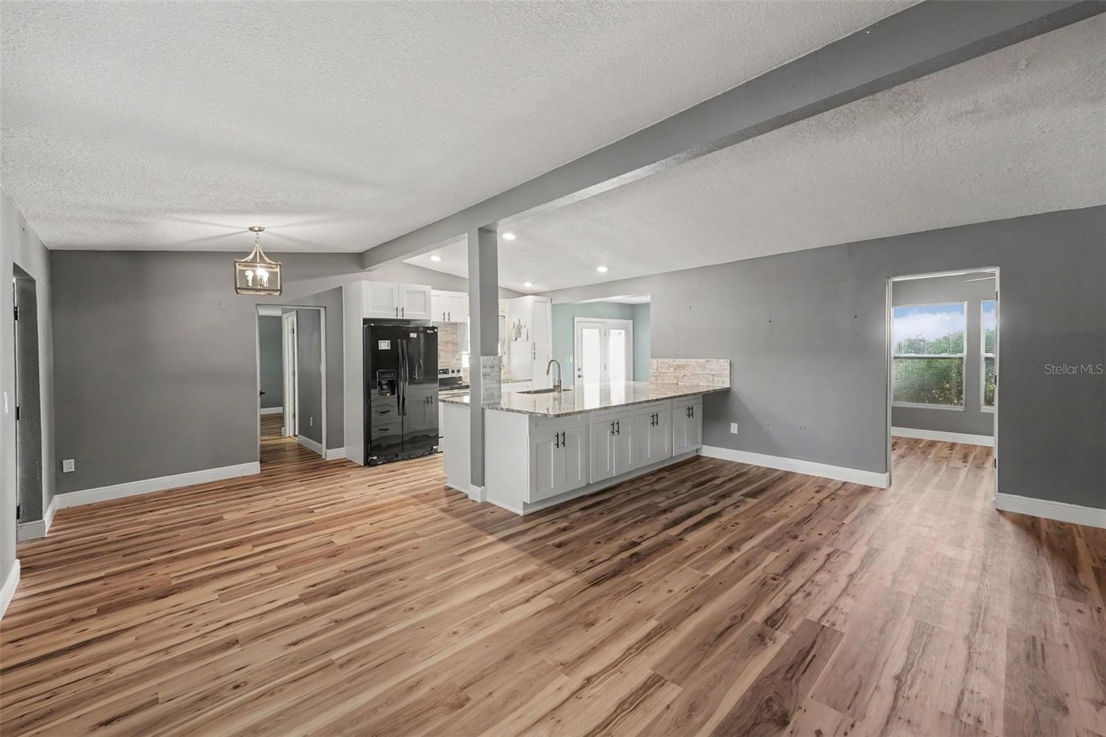217 Gdn Cir CLEARWATER, FL 33756
