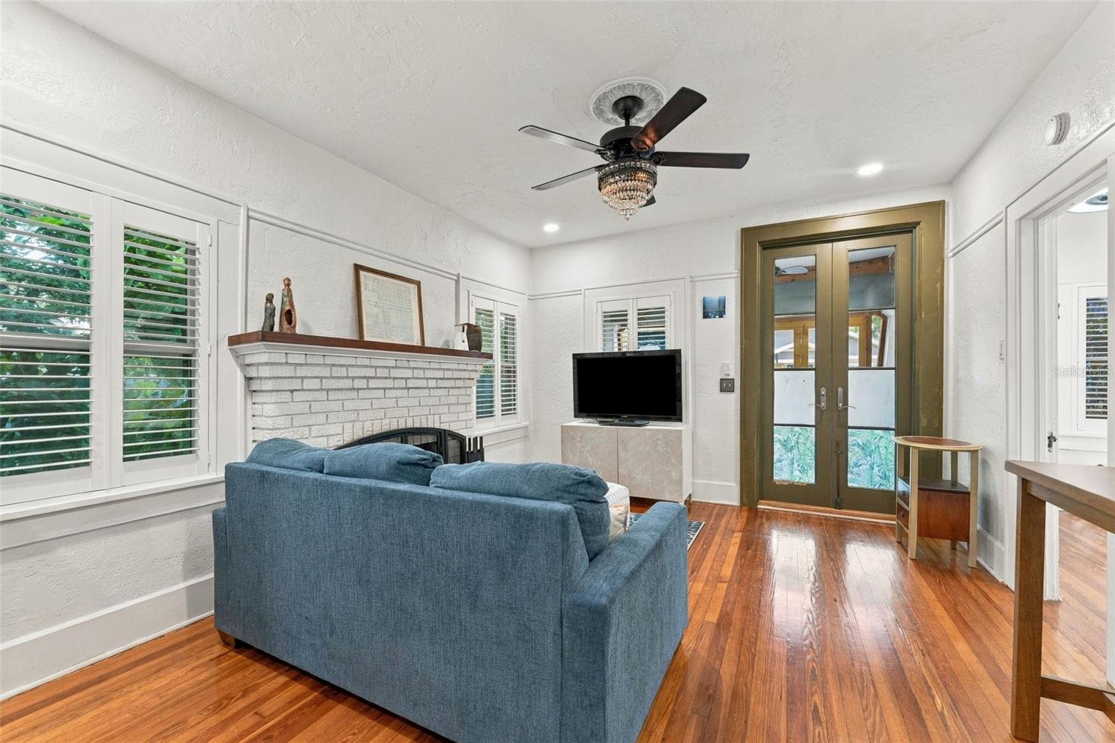 2121 DARTMOUTH Ave ST PETERSBURG, FL 33713