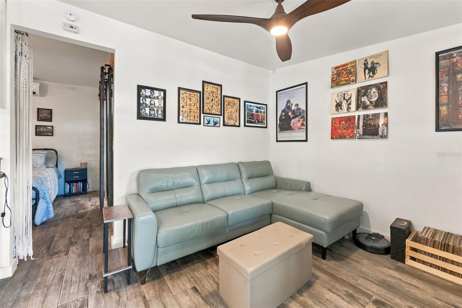 2121 DARTMOUTH Ave ST PETERSBURG, FL 33713