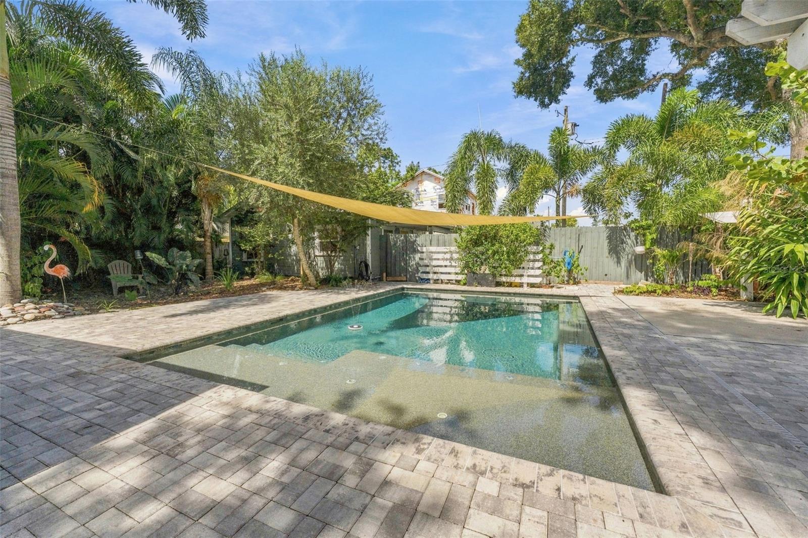 2121 DARTMOUTH Ave ST PETERSBURG, FL 33713
