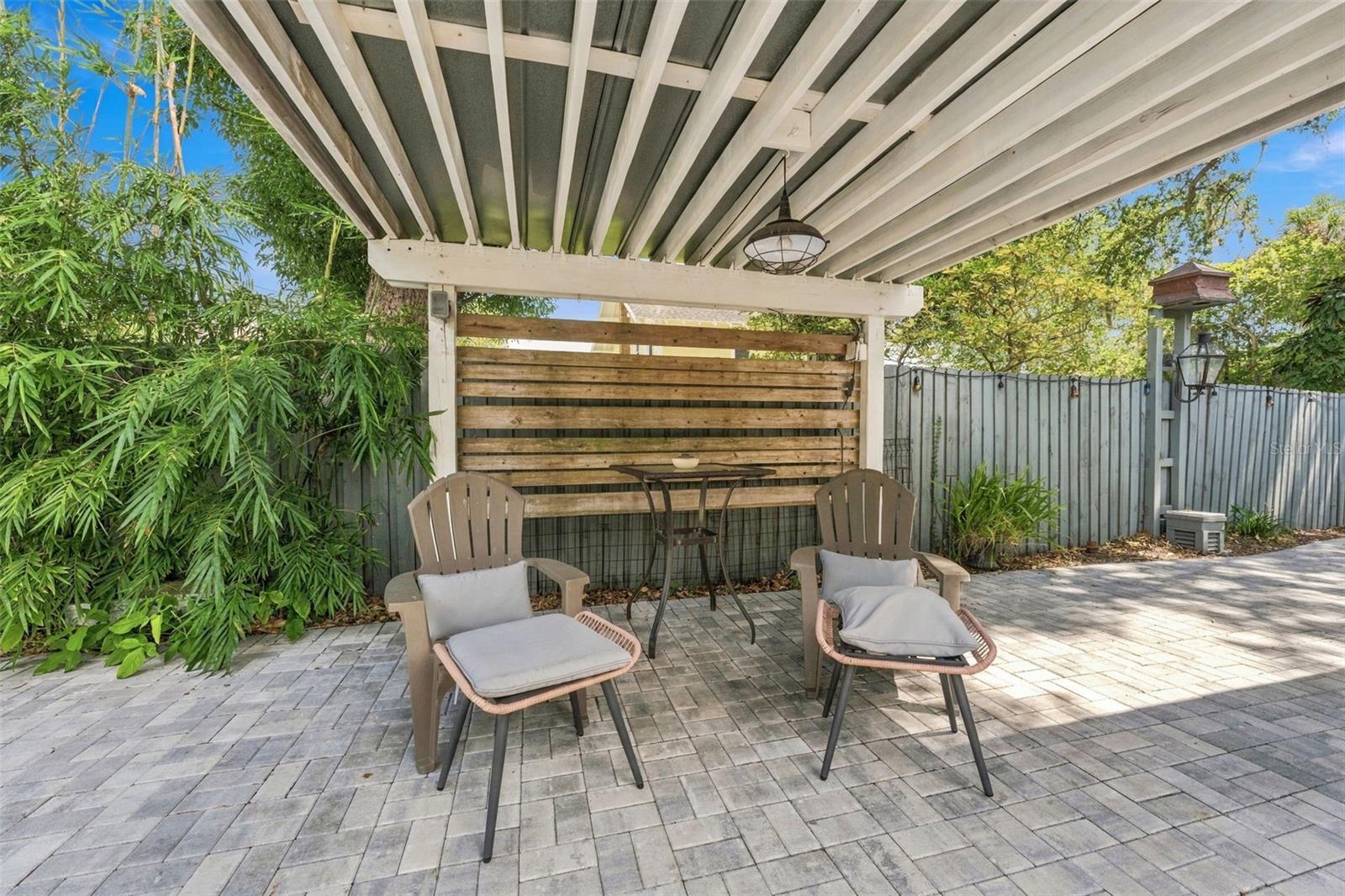 2121 DARTMOUTH Ave ST PETERSBURG, FL 33713