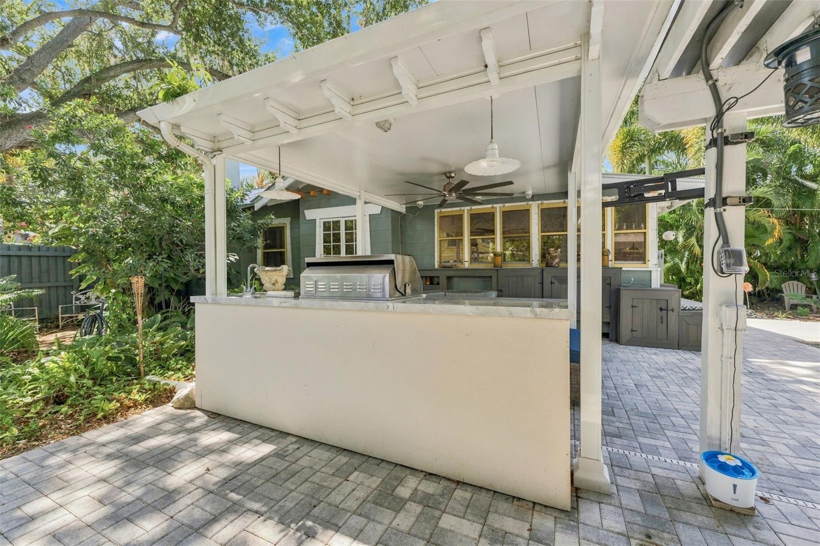 2121 DARTMOUTH Ave ST PETERSBURG, FL 33713