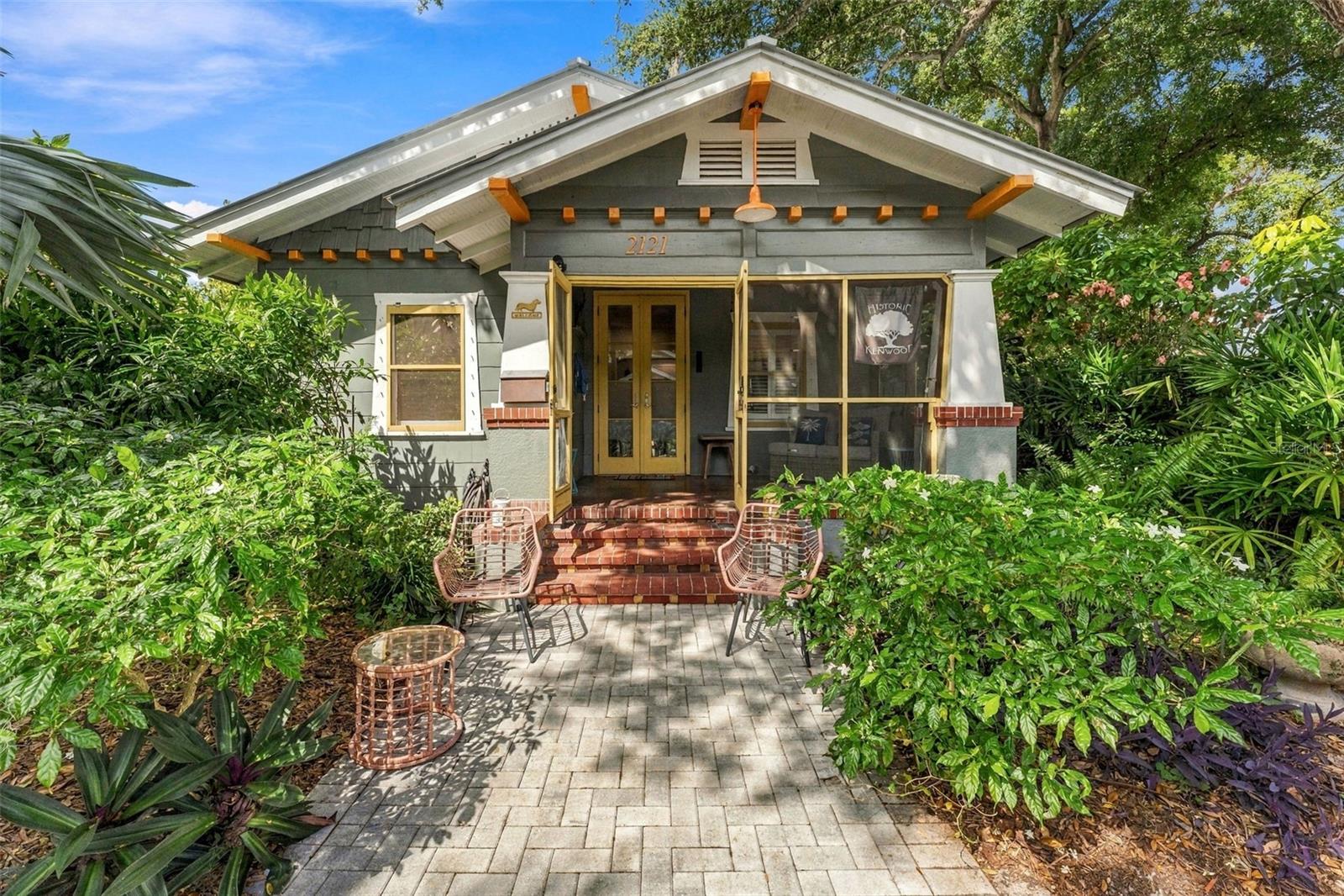 2121 DARTMOUTH Ave ST PETERSBURG, FL 33713