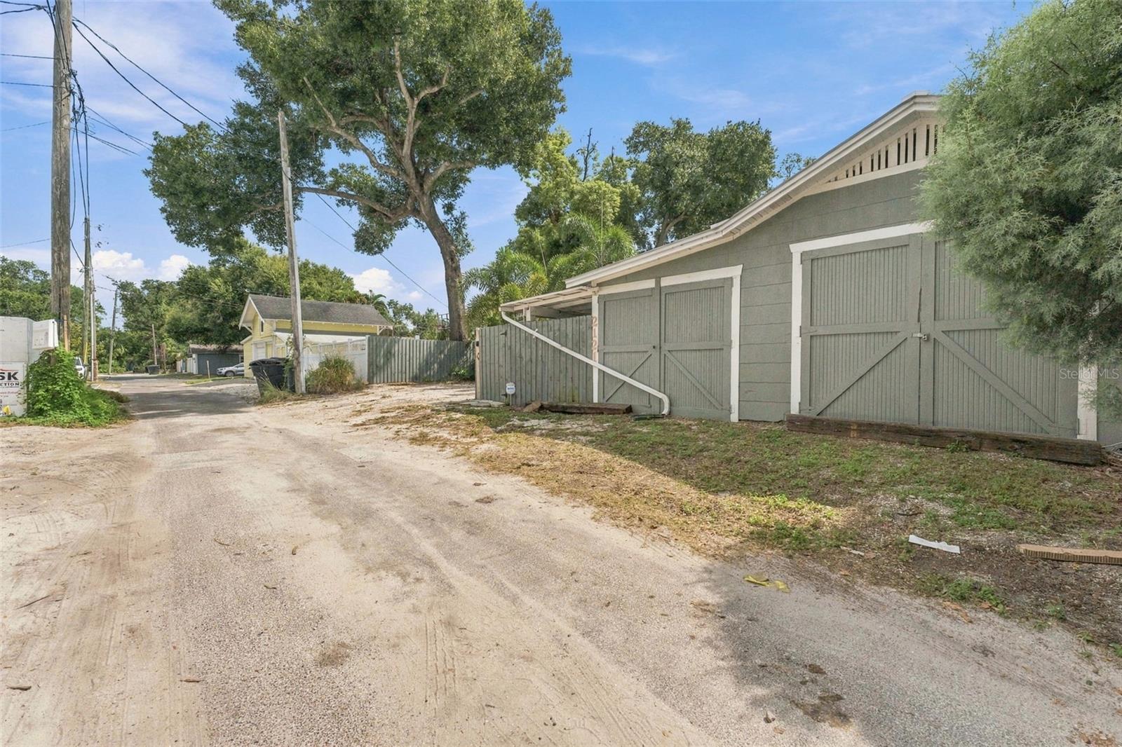 2121 DARTMOUTH Ave ST PETERSBURG, FL 33713