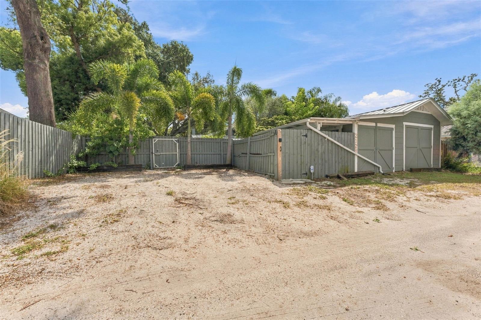 2121 DARTMOUTH Ave ST PETERSBURG, FL 33713