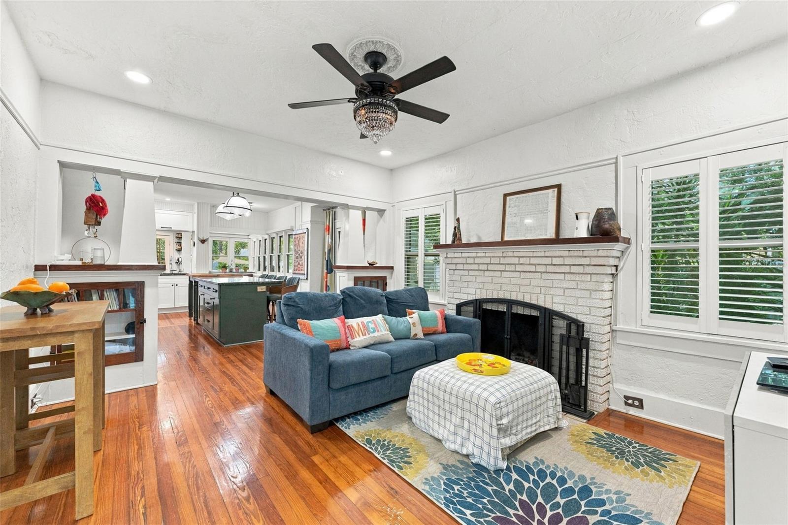 2121 DARTMOUTH Ave ST PETERSBURG, FL 33713
