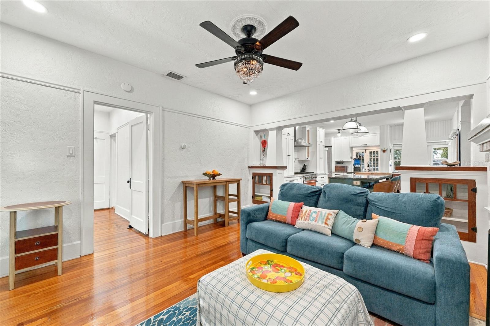 2121 DARTMOUTH Ave ST PETERSBURG, FL 33713