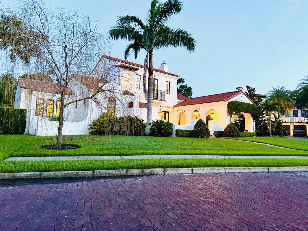 1234 W IVANHOE Blvd ORLANDO, FL 32804