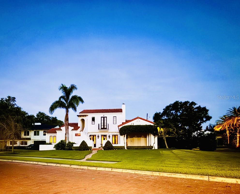 1234 W IVANHOE Blvd ORLANDO, FL 32804