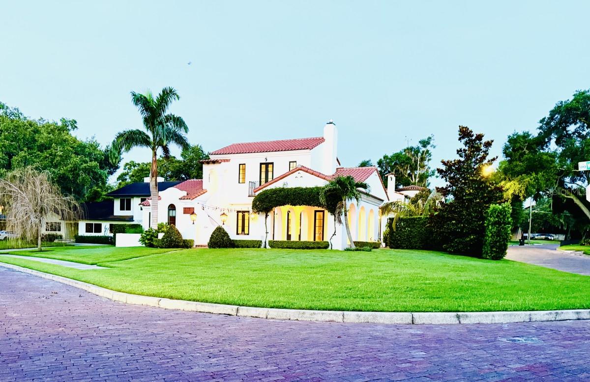 1234 W IVANHOE Blvd ORLANDO, FL 32804