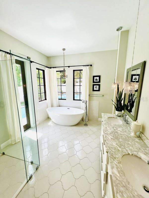 1234 W IVANHOE Blvd ORLANDO, FL 32804