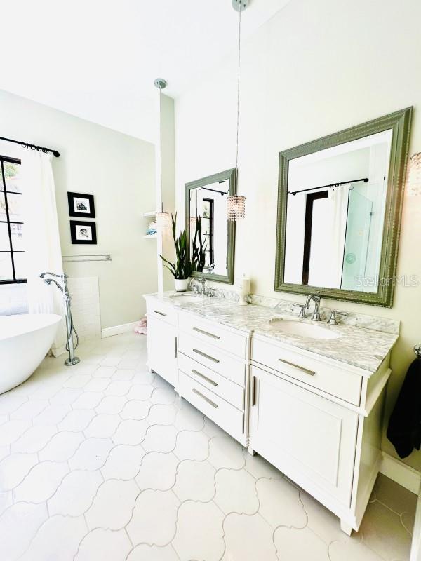 1234 W IVANHOE Blvd ORLANDO, FL 32804