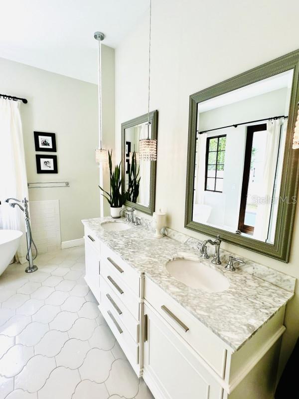 1234 W IVANHOE Blvd ORLANDO, FL 32804