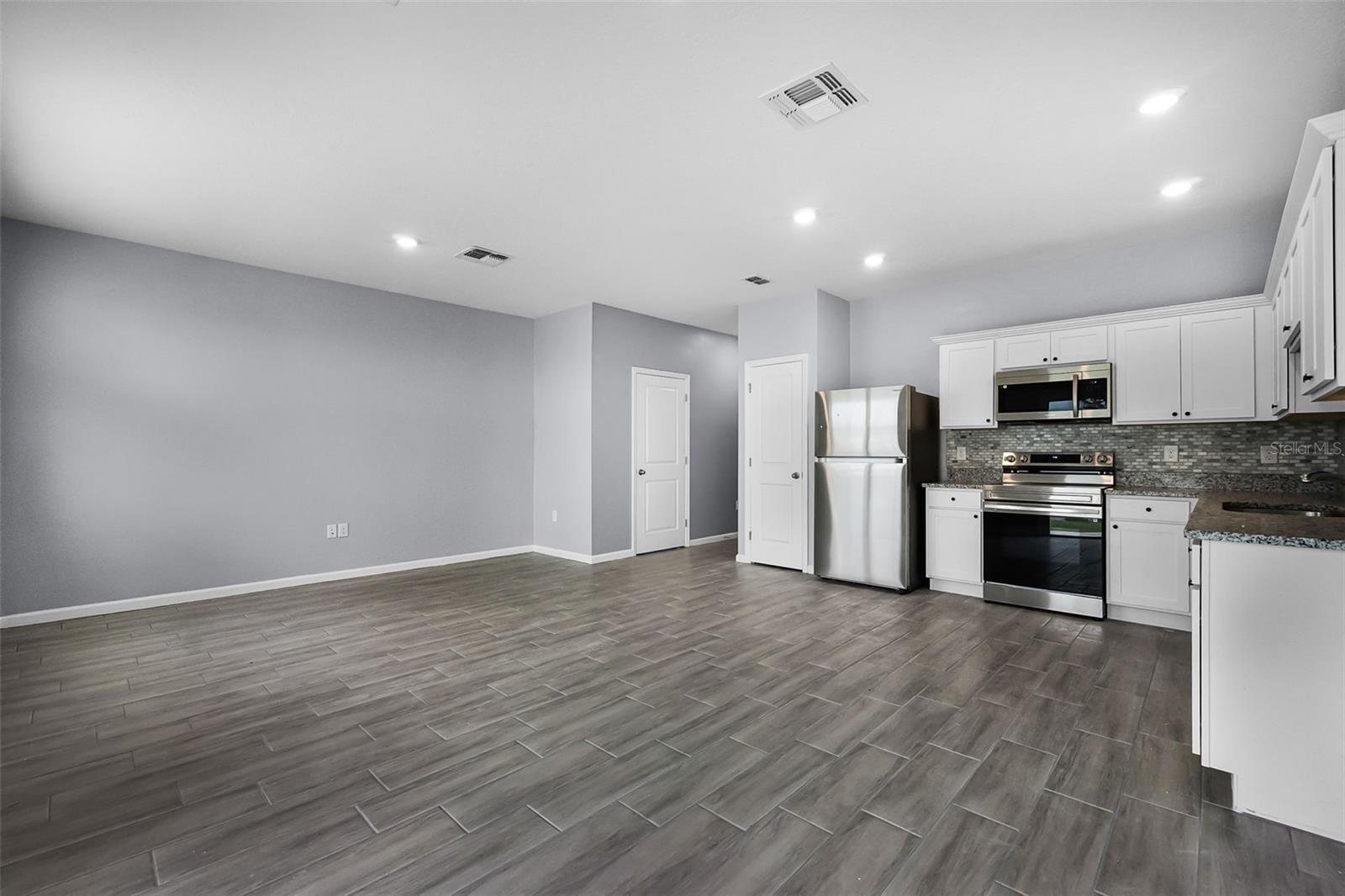 5915 PINEY SHRUB Pl ST CLOUD, FL 34771