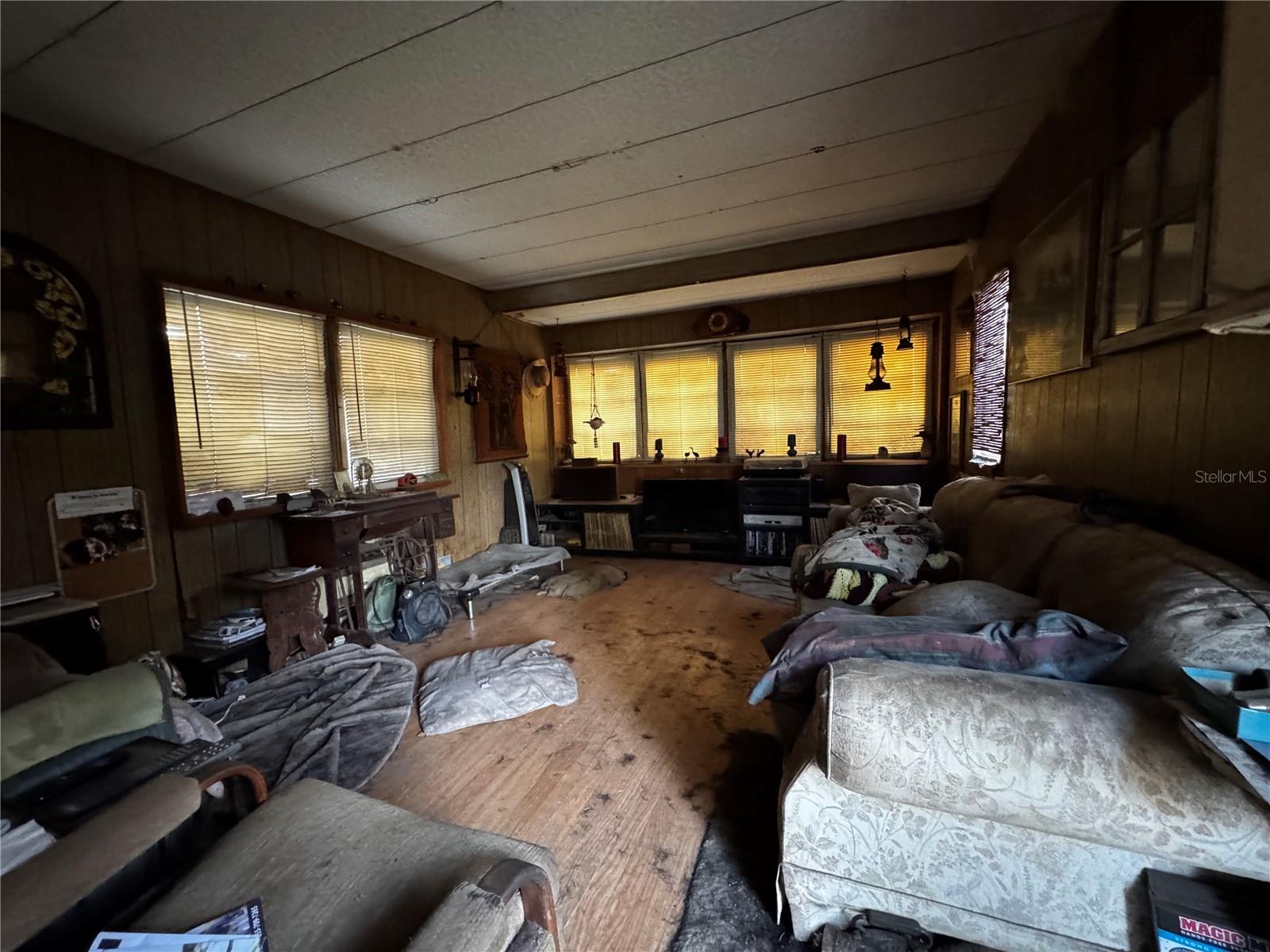 659 ALPINE St MASCOTTE, FL 34753