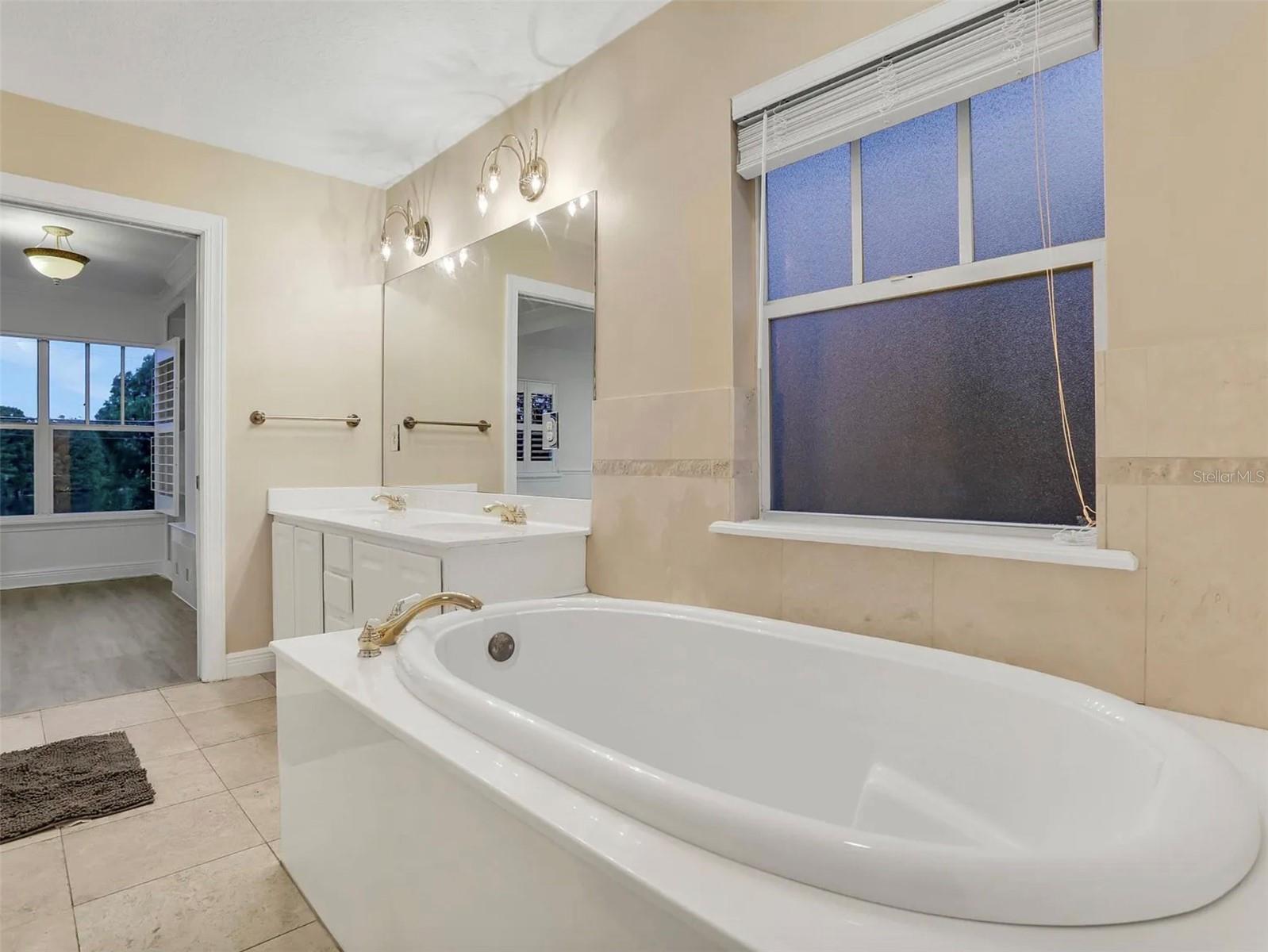 148 S THORNTON Ave ORLANDO, FL 32801