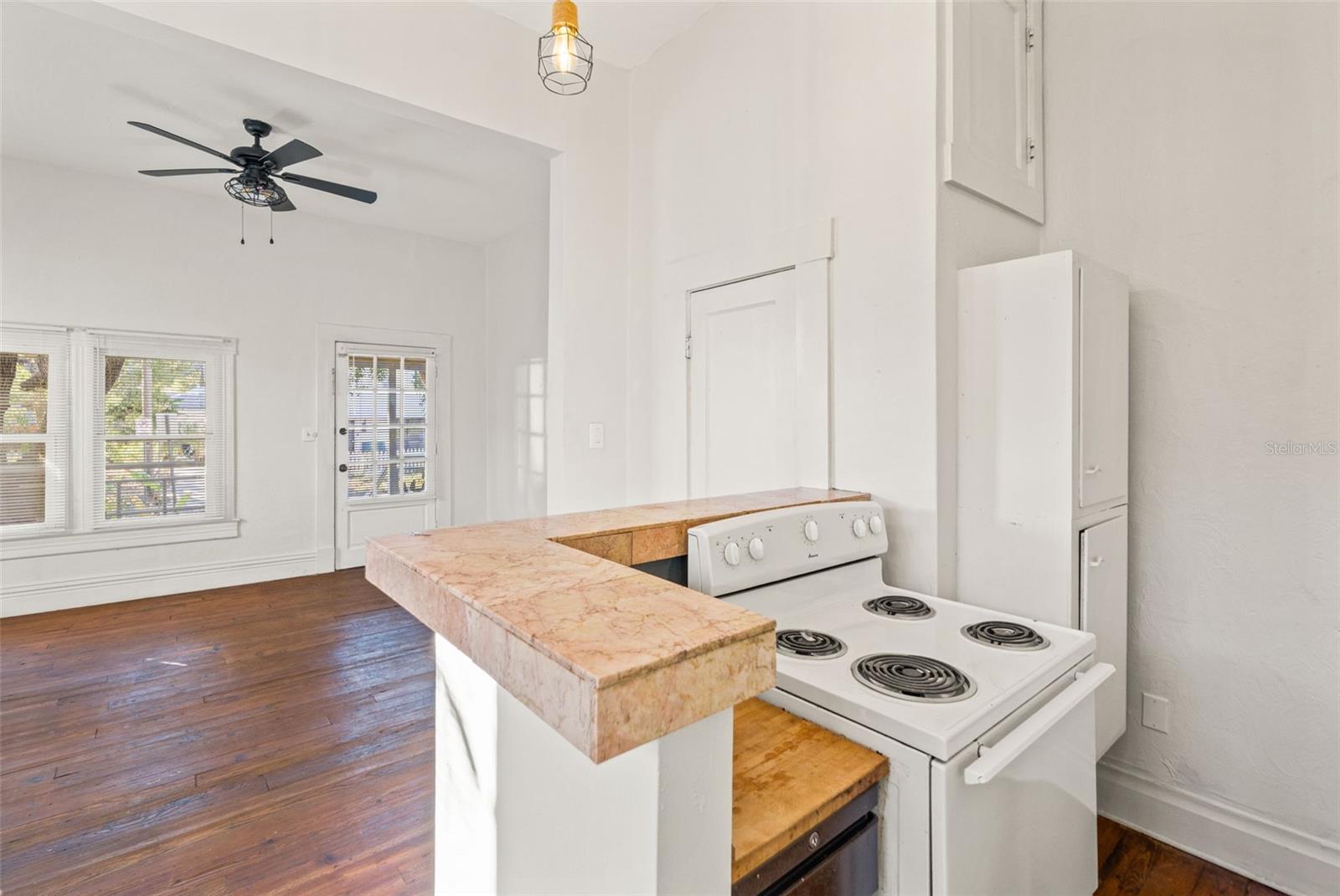 501 E FLORIBRASKA Ave TAMPA, FL 33603