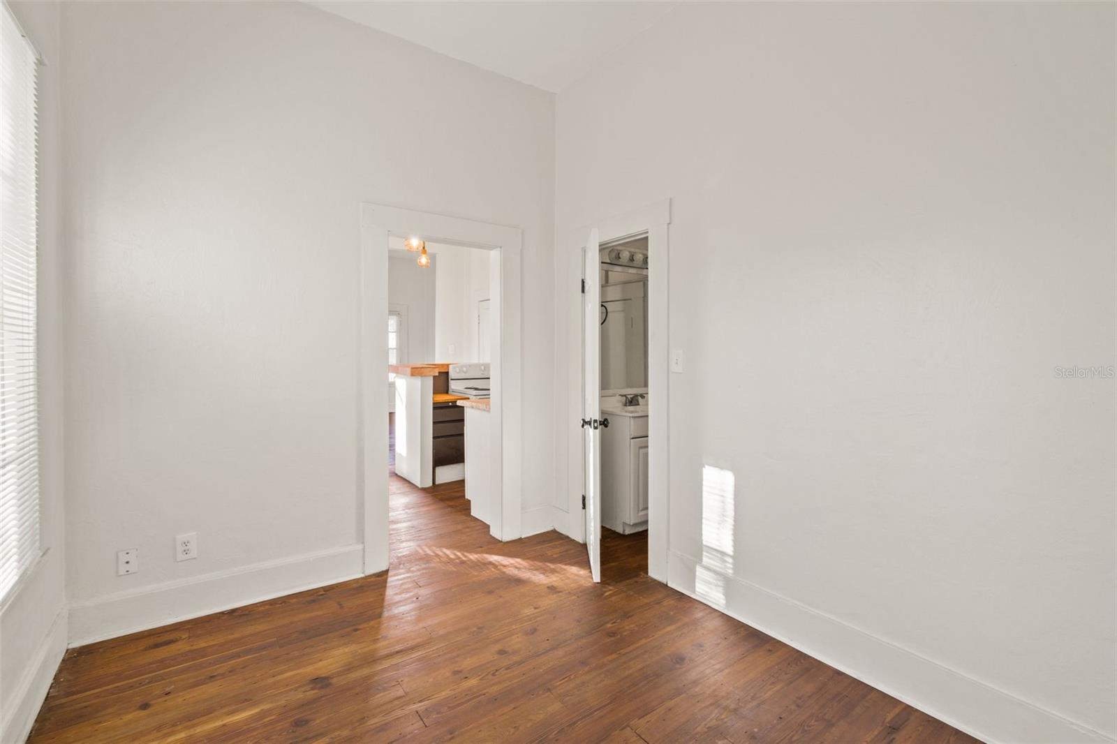 501 E FLORIBRASKA Ave TAMPA, FL 33603