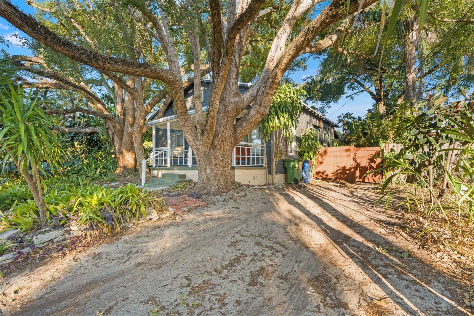 501 E FLORIBRASKA Ave TAMPA, FL 33603