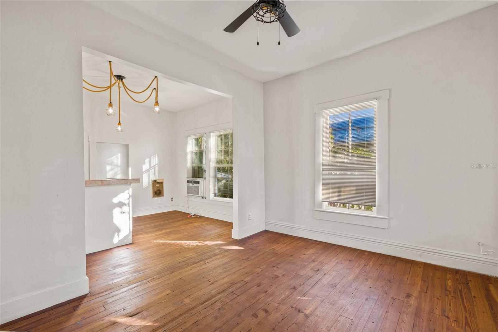 501 E FLORIBRASKA Ave TAMPA, FL 33603