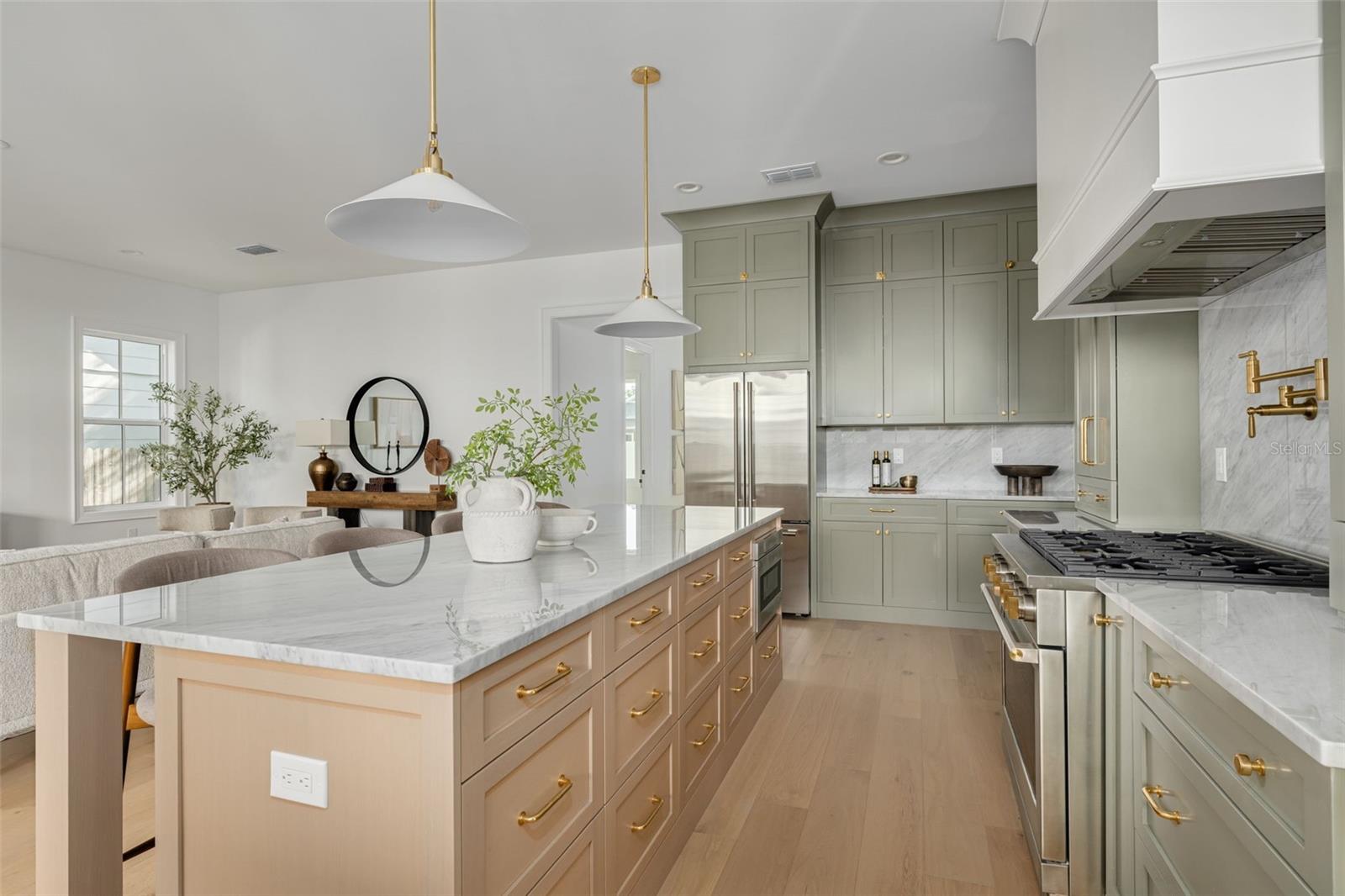 1420 14TH St ST PETERSBURG, FL 33704