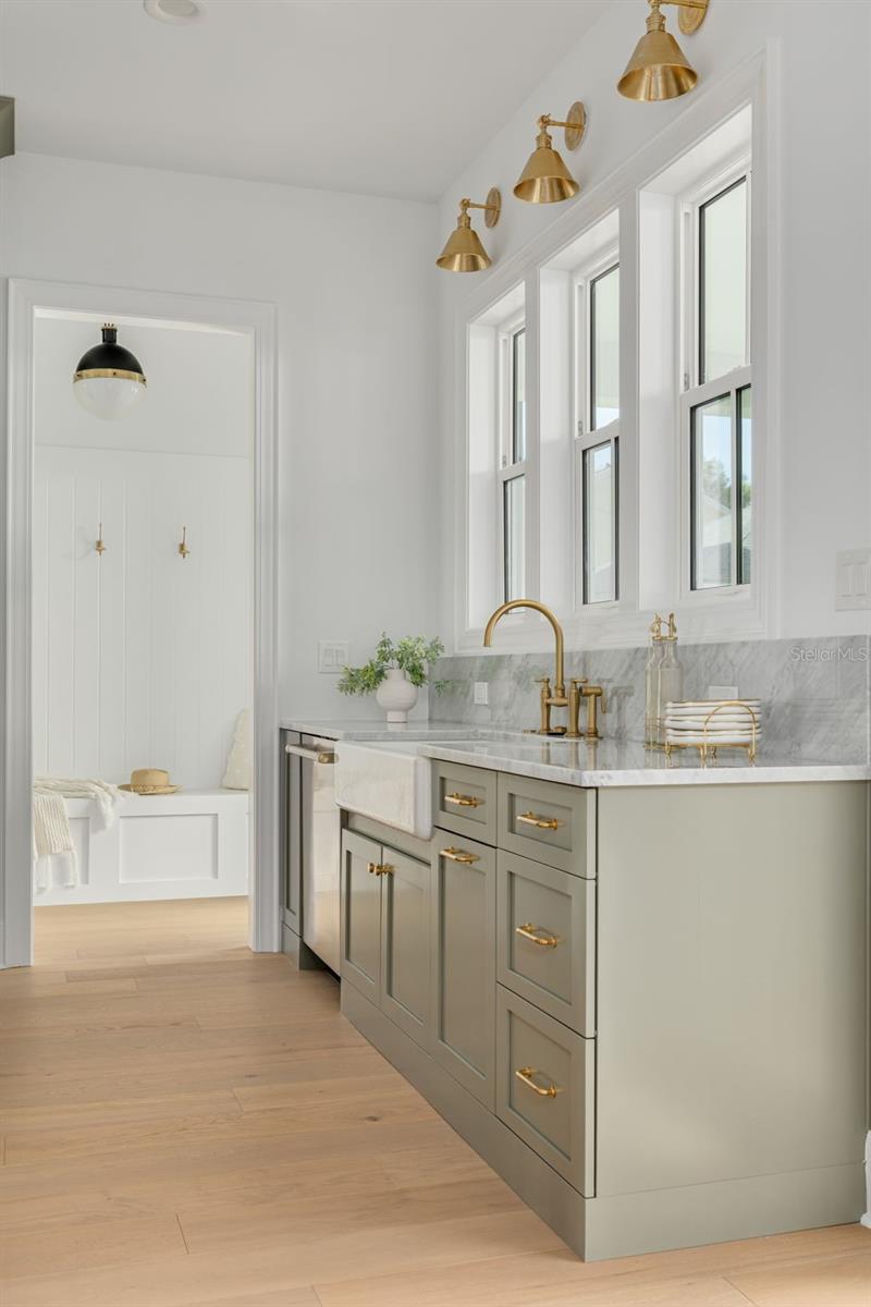 1420 14TH St ST PETERSBURG, FL 33704