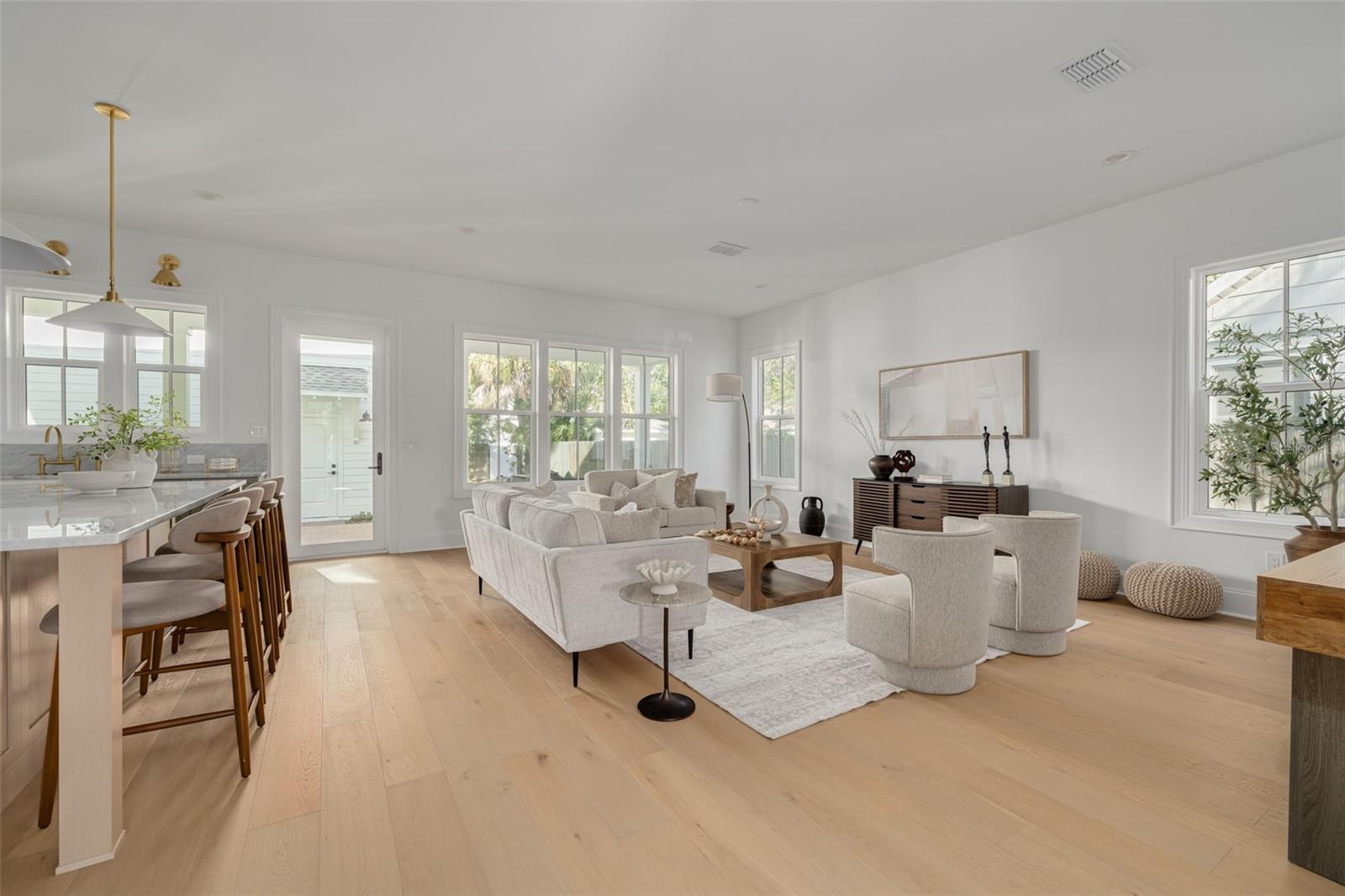 1420 14TH St ST PETERSBURG, FL 33704