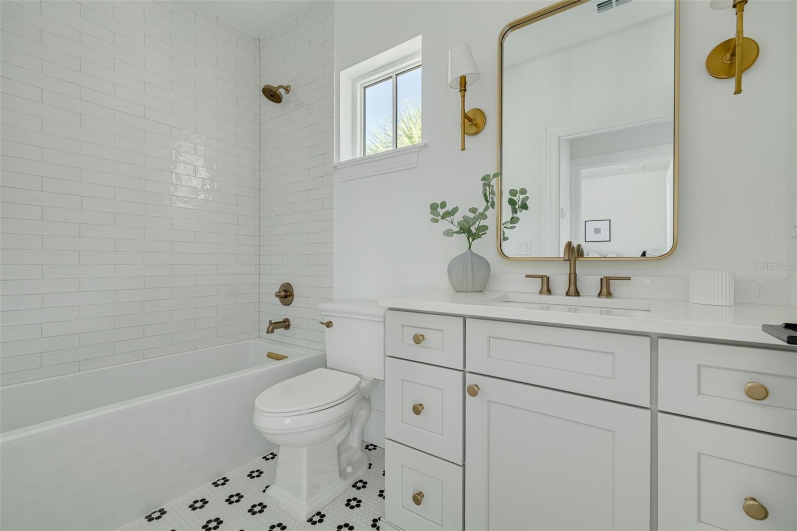 1420 14TH St ST PETERSBURG, FL 33704