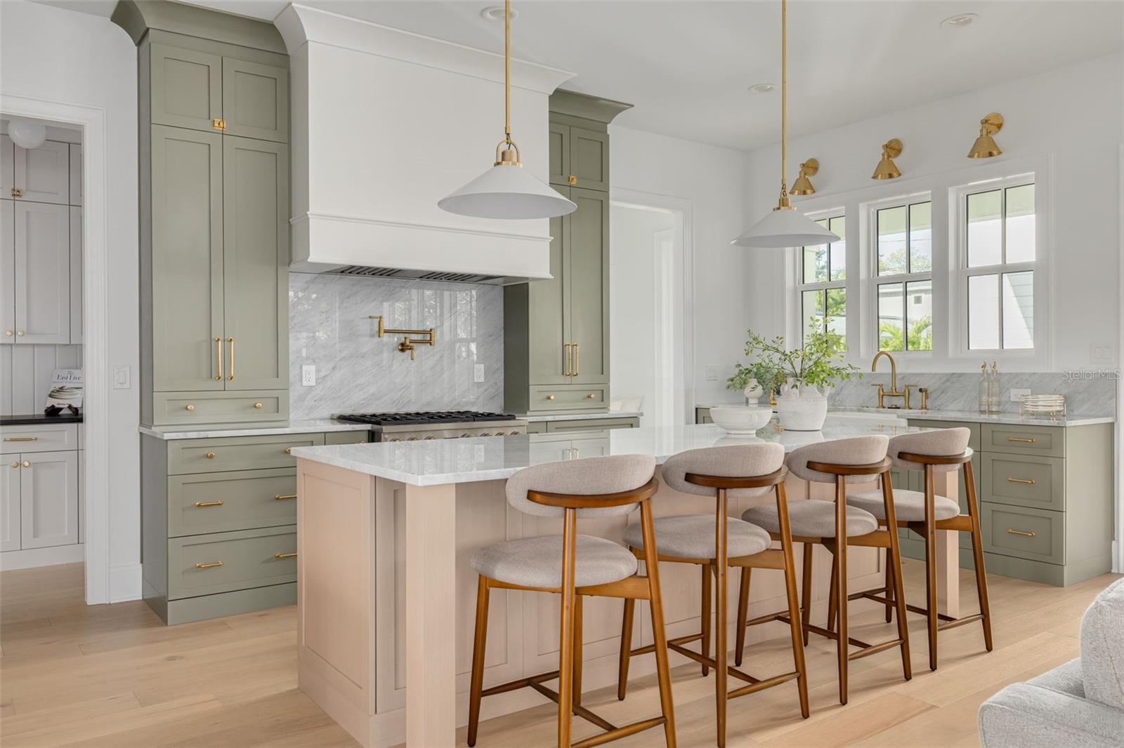 1420 14TH St ST PETERSBURG, FL 33704