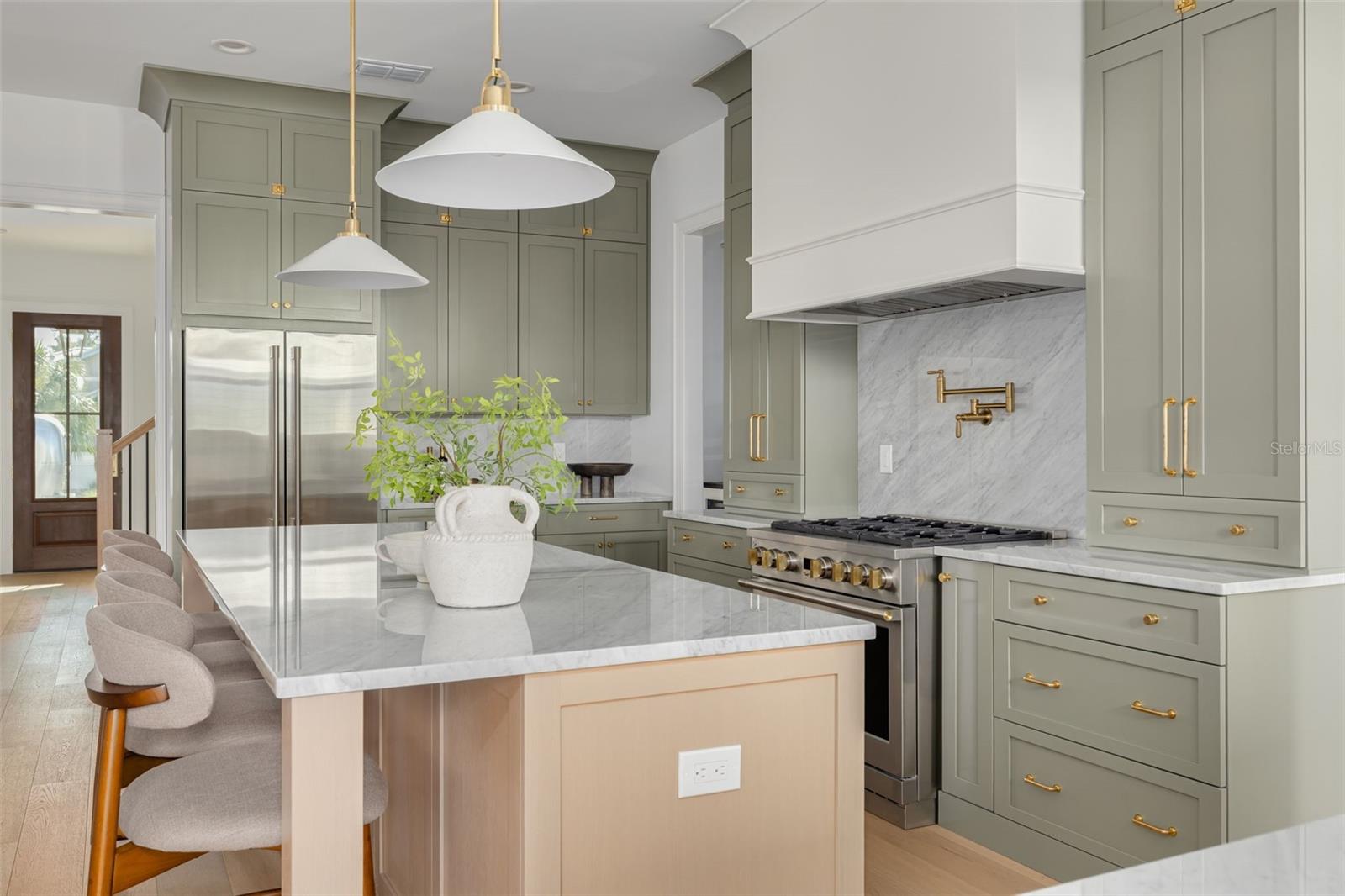 1420 14TH St ST PETERSBURG, FL 33704