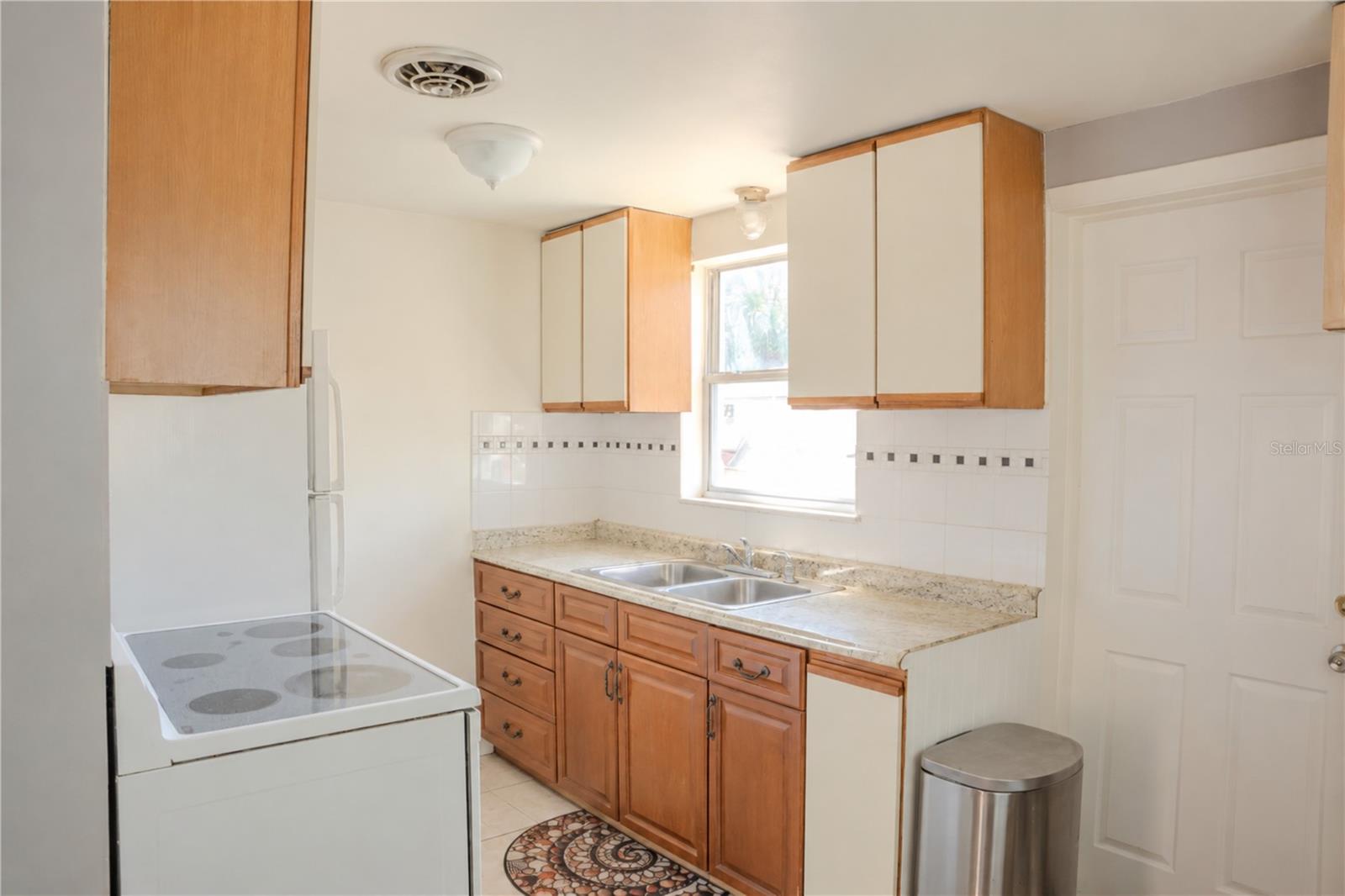 638 DOGWOOD Ct DUNEDIN, FL 34698