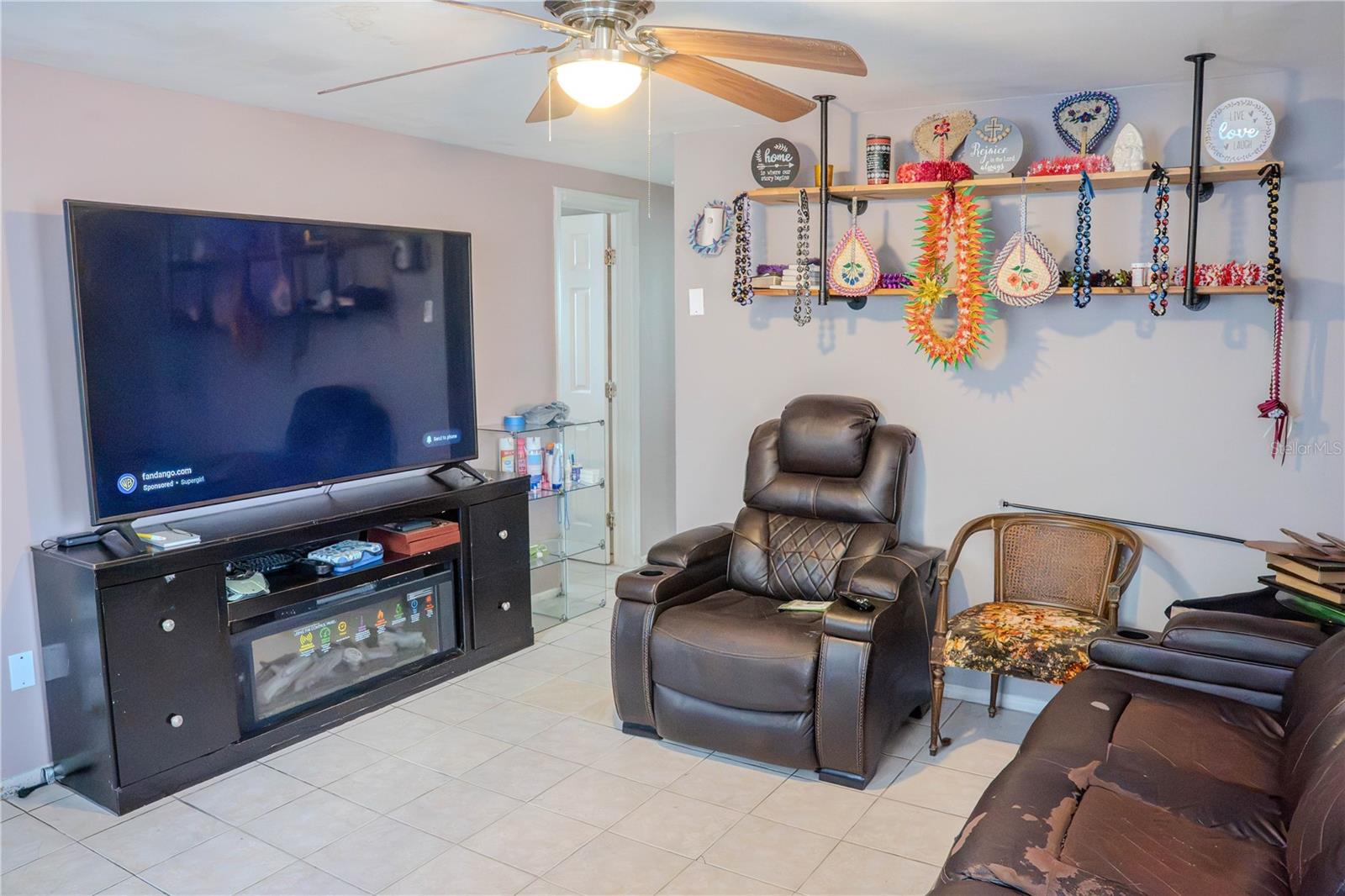 638 DOGWOOD Ct DUNEDIN, FL 34698
