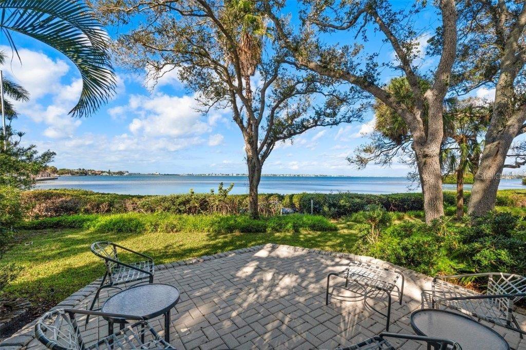 3350 OLD OAK Dr SARASOTA, FL 34239