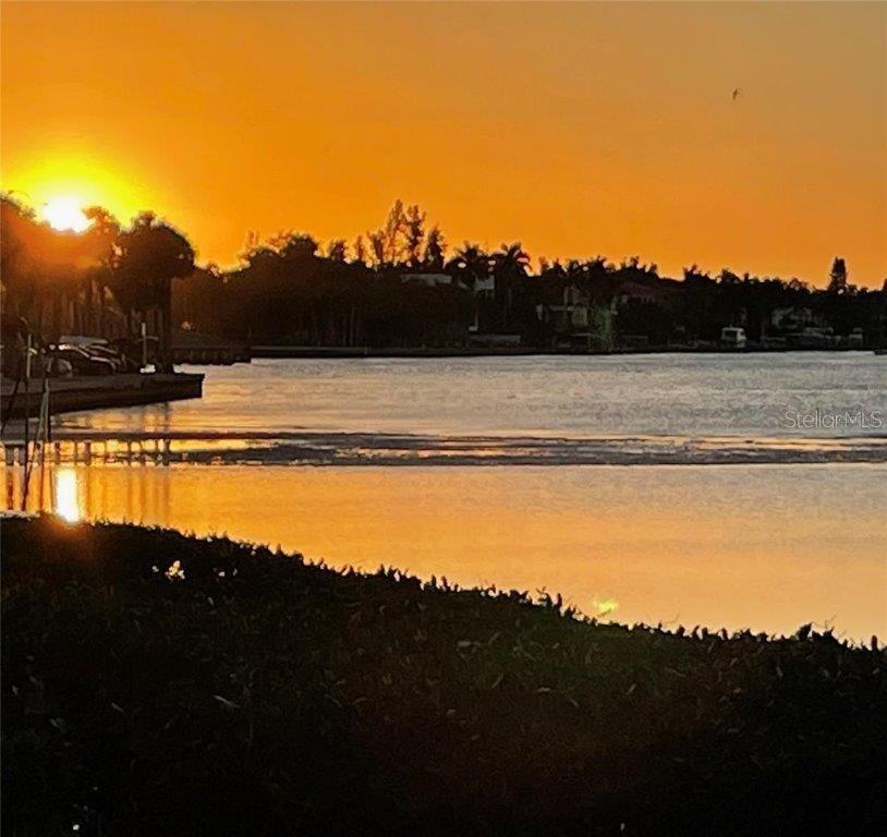 3350 OLD OAK Dr SARASOTA, FL 34239