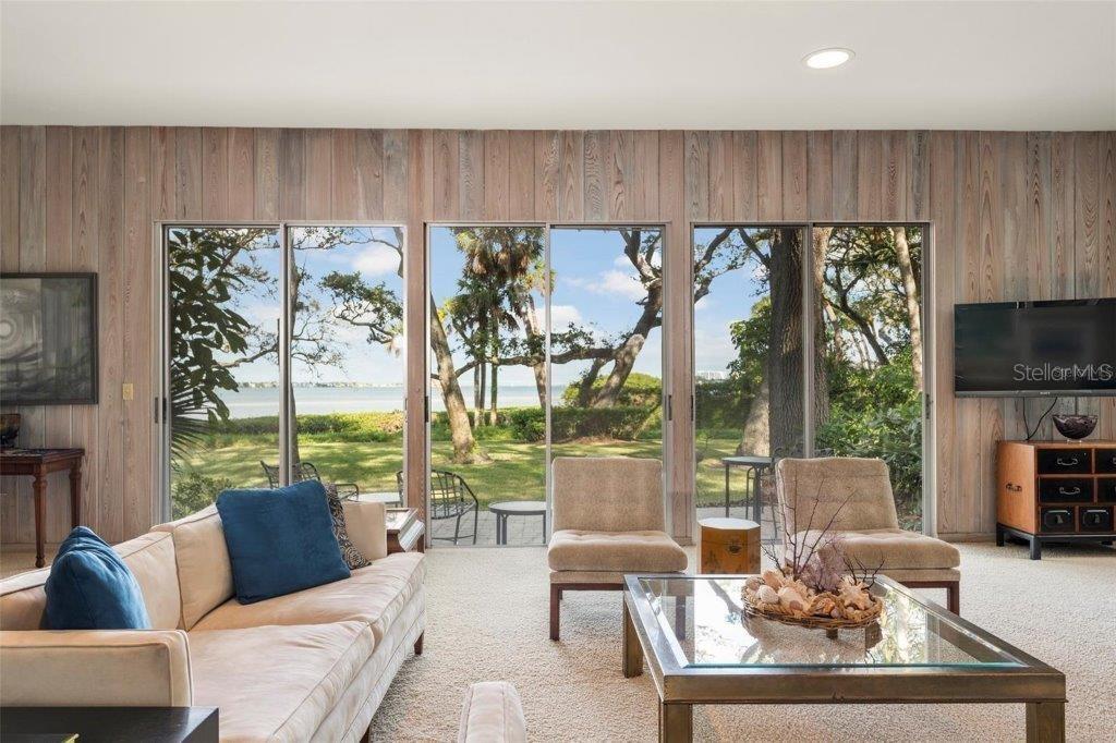 3350 OLD OAK Dr SARASOTA, FL 34239