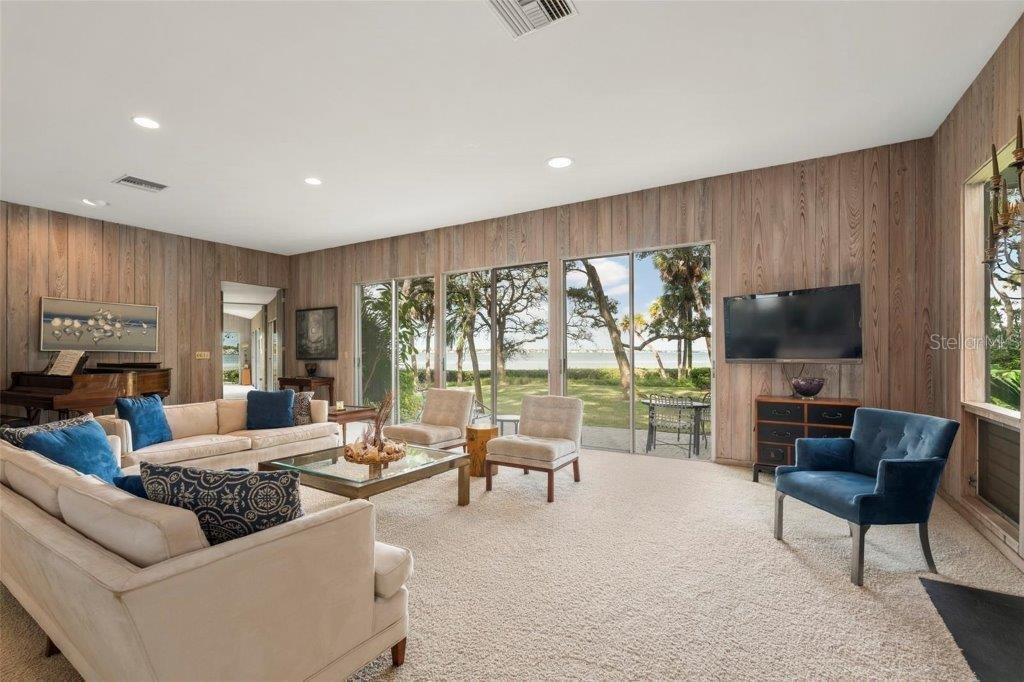 3350 OLD OAK Dr SARASOTA, FL 34239