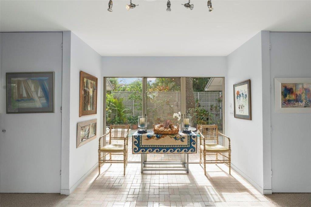 3350 OLD OAK Dr SARASOTA, FL 34239