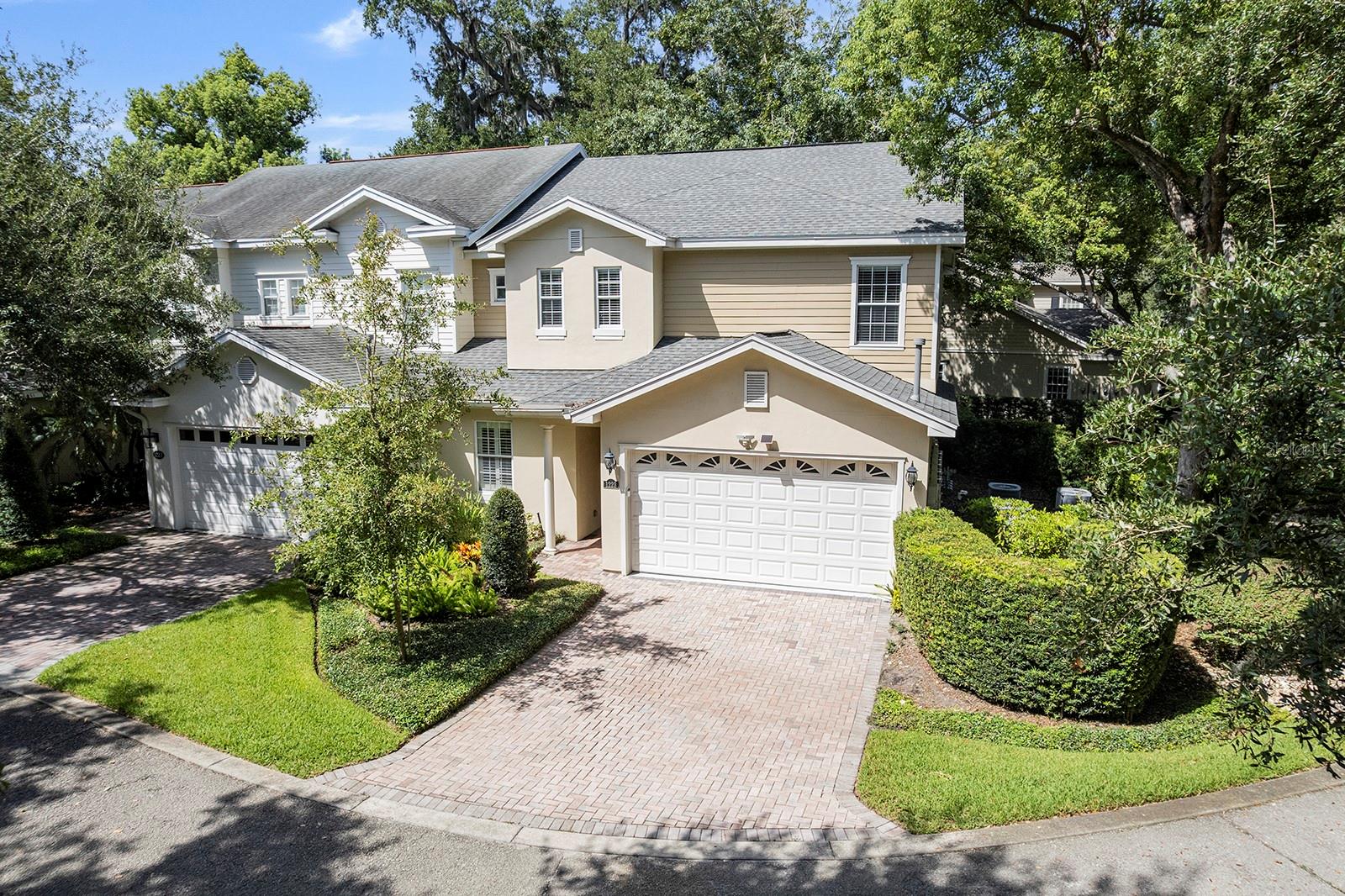 1223 COUNTRY Clb OAKS Cir