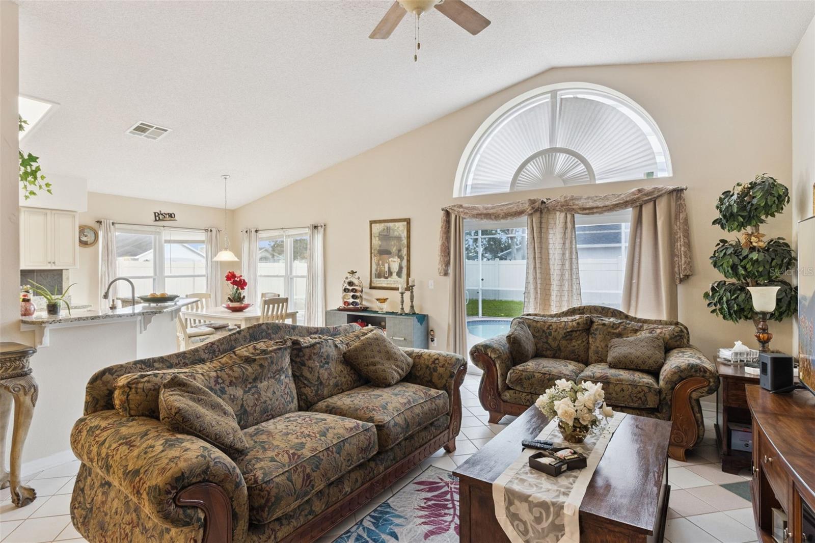 2955 PEMBRIDGE St KISSIMMEE, FL 34747