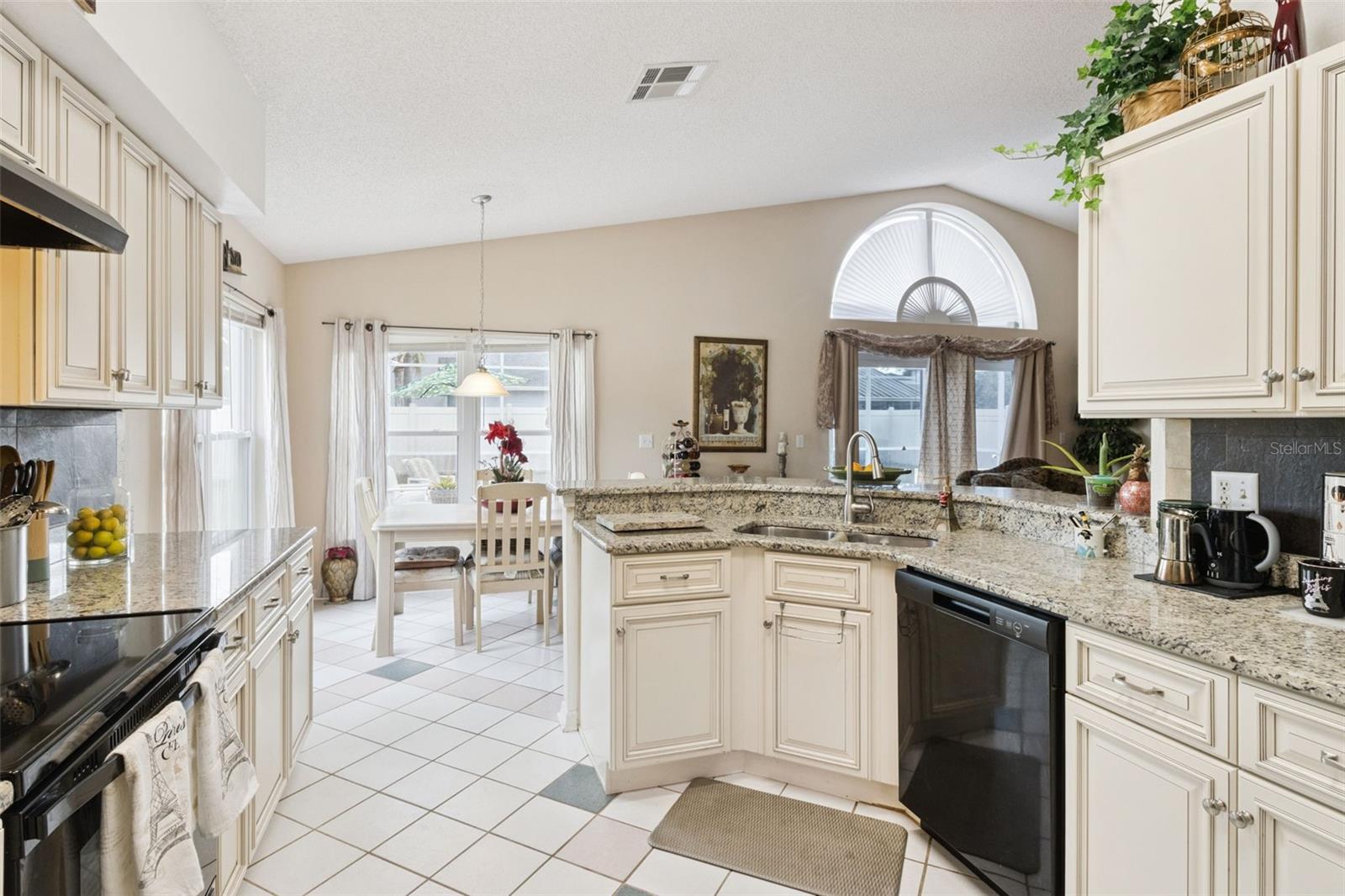 2955 PEMBRIDGE St KISSIMMEE, FL 34747