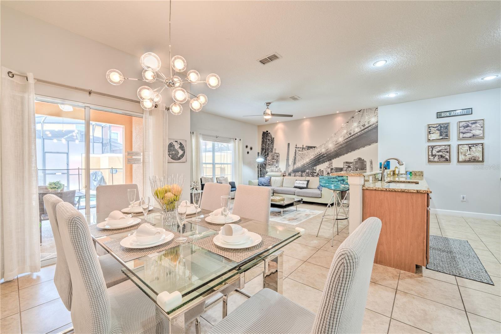 8961 BISMARCK PALM Rd KISSIMMEE, FL 34747