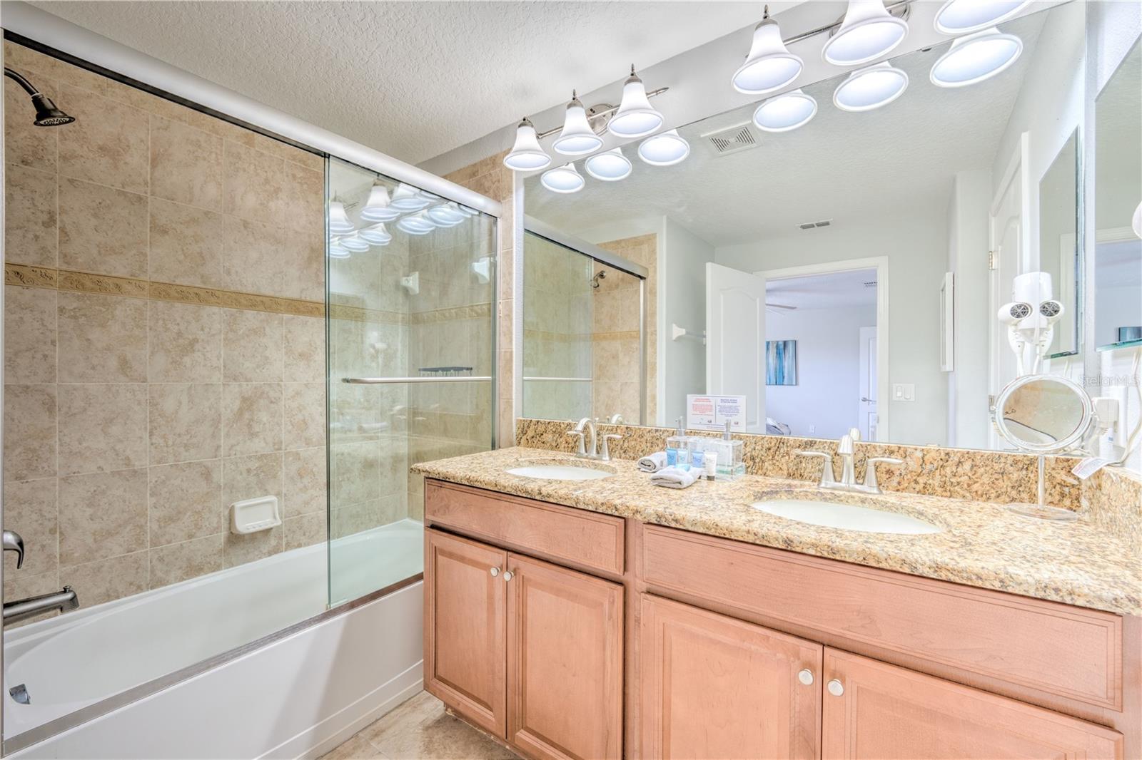 8961 BISMARCK PALM Rd KISSIMMEE, FL 34747