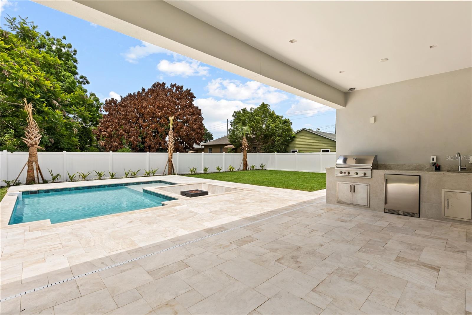2315 WEBER St ORLANDO, FL 32803