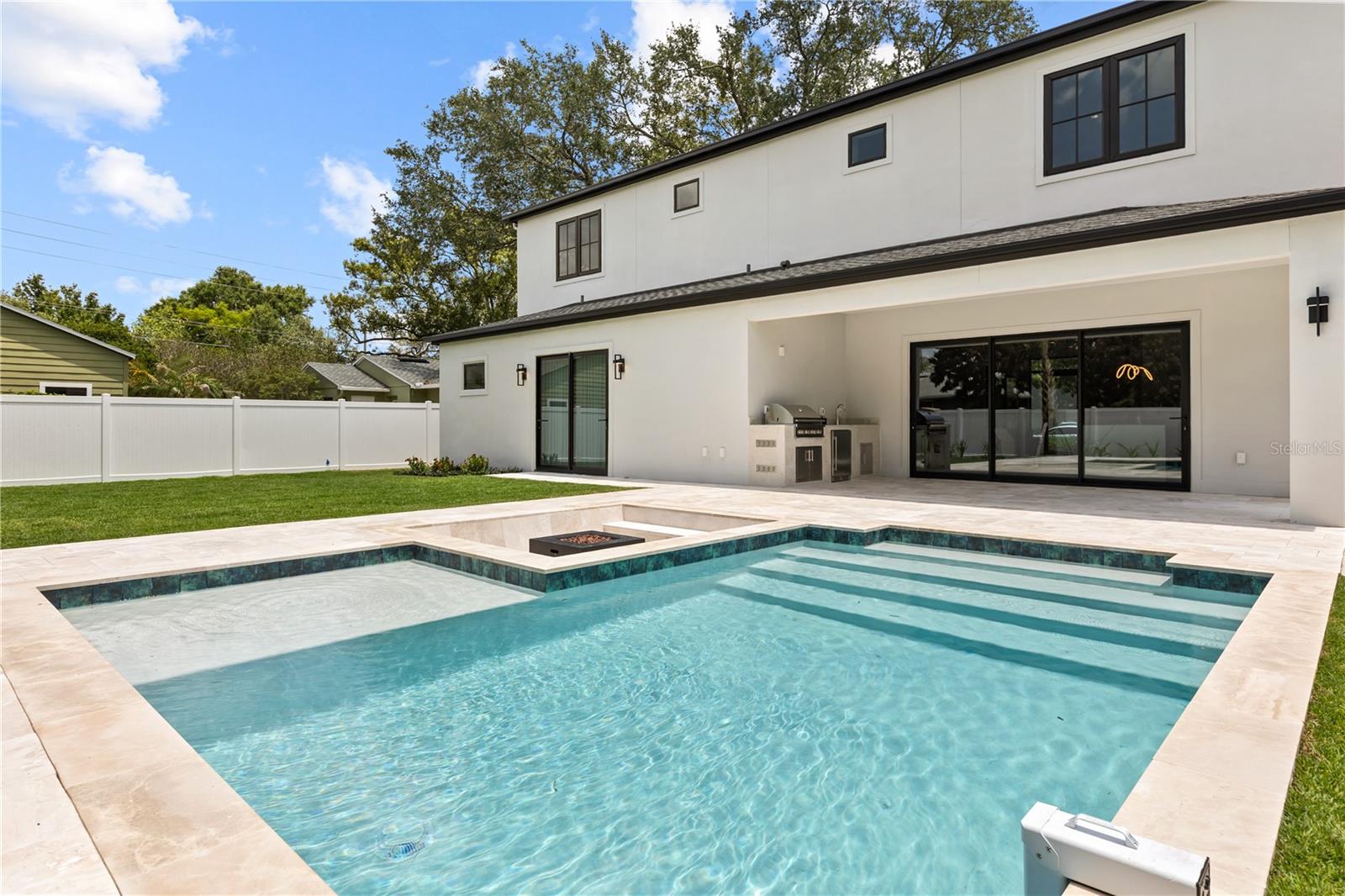 2315 WEBER St ORLANDO, FL 32803