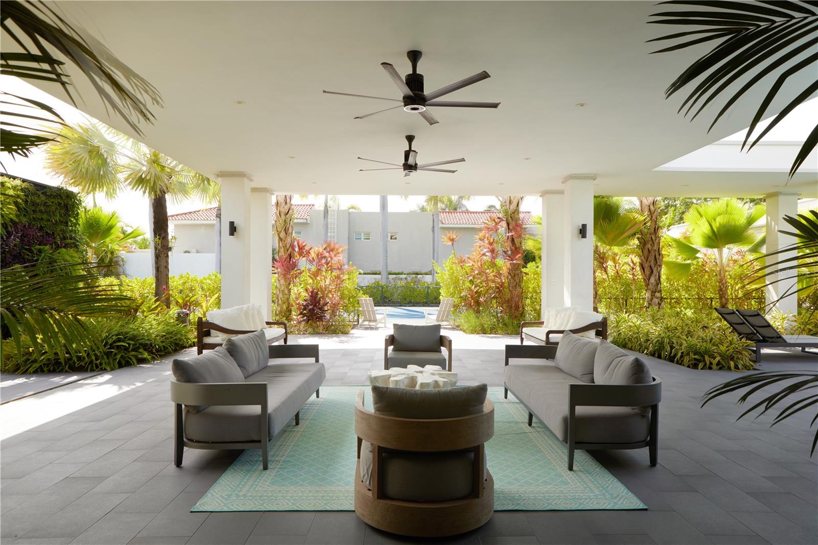 323 DORADO Bch EAST DORADO, PR 00646