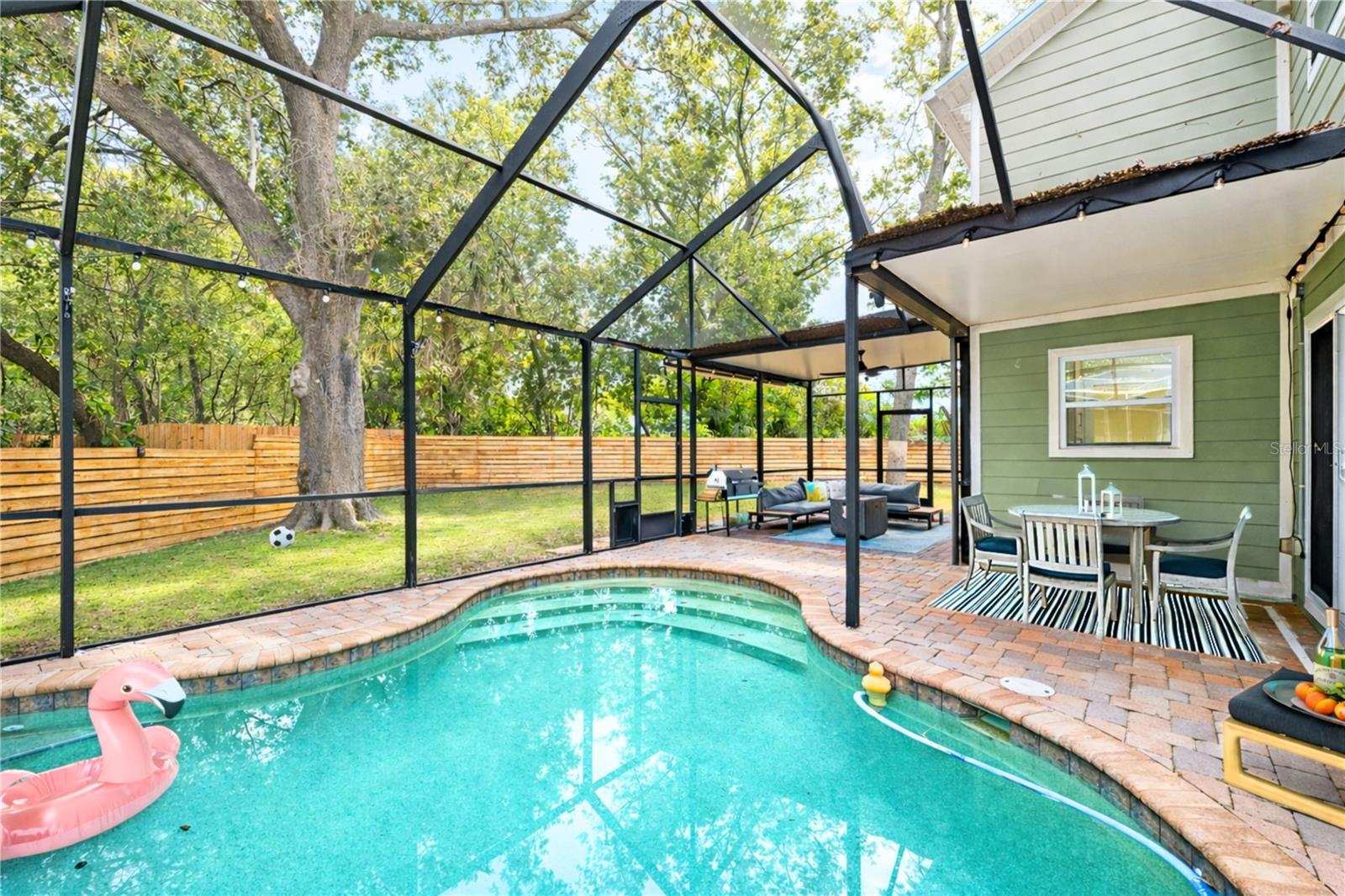 1303 W CARISSA Ct TAMPA, FL 33604