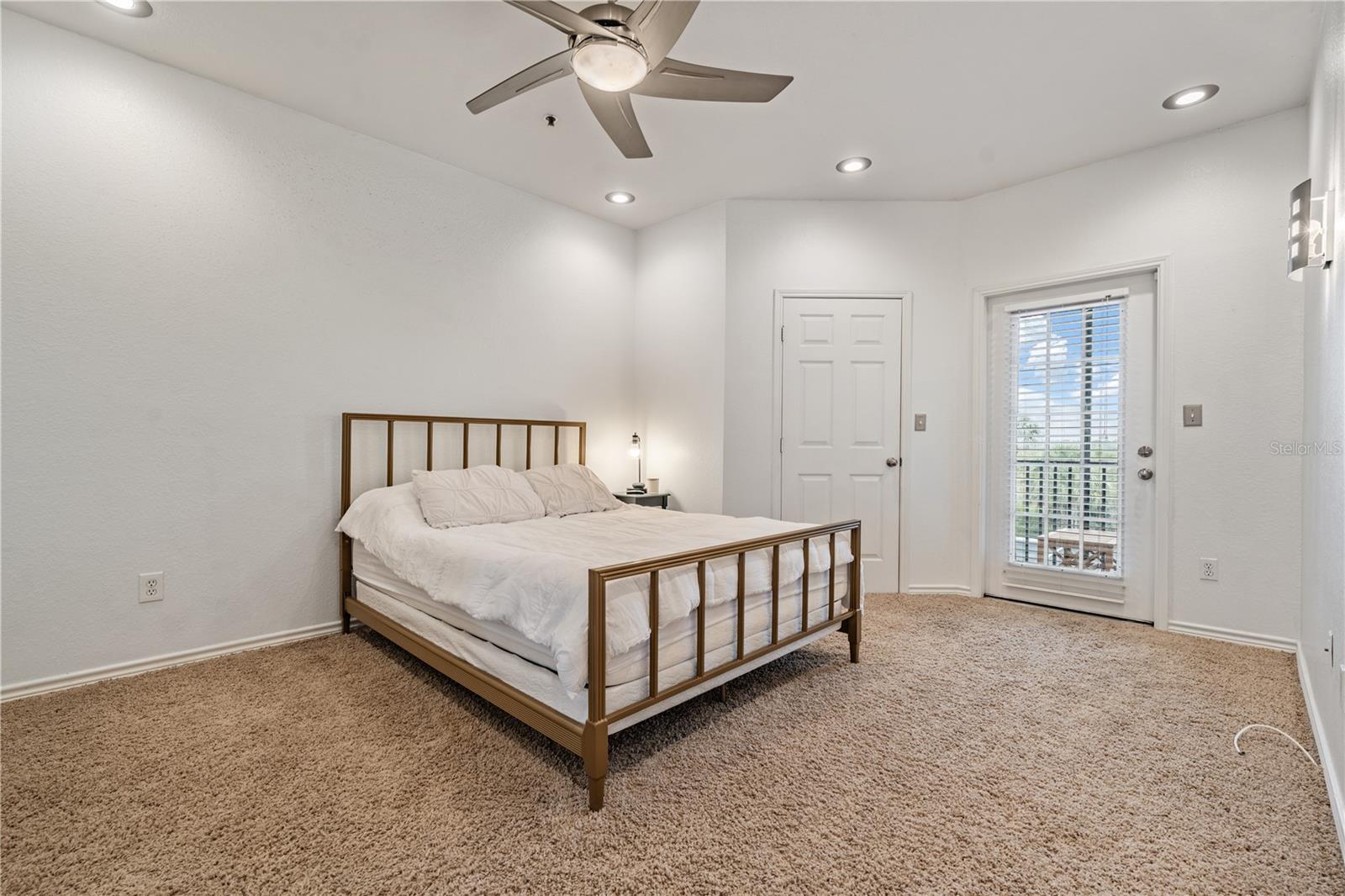 4307 BAYSIDE Vlg Dr #201 TAMPA, FL 33615